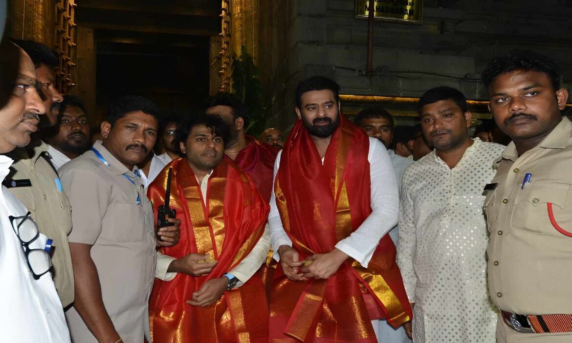 prabhas Tirumala darshan